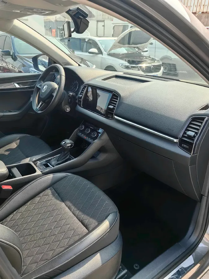 2020 Skoda Karoq 1.4T 150HP L4 7DCT,autocango,china used car exporter,china ev exporter,chinese used car exporter,chinese used ev exporter