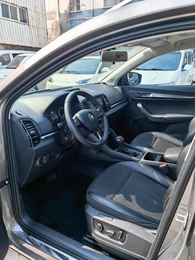 2020 Skoda Karoq 1.4T 150HP L4 7DCT,autocango,china used car exporter,china ev exporter,chinese used car exporter,chinese used ev exporter