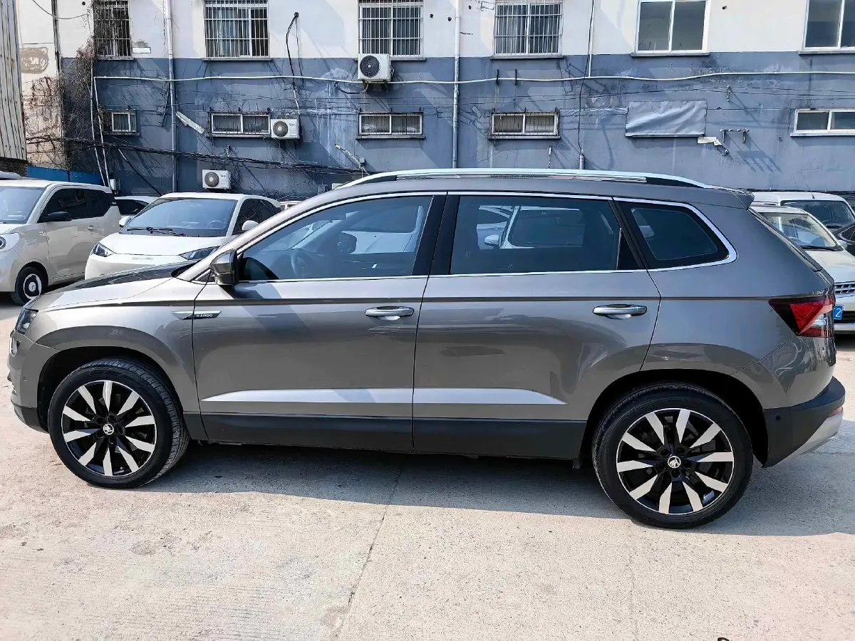 2020 Skoda Karoq 1.4T 150HP L4 7DCT,autocango,china used car exporter,china ev exporter,chinese used car exporter,chinese used ev exporter