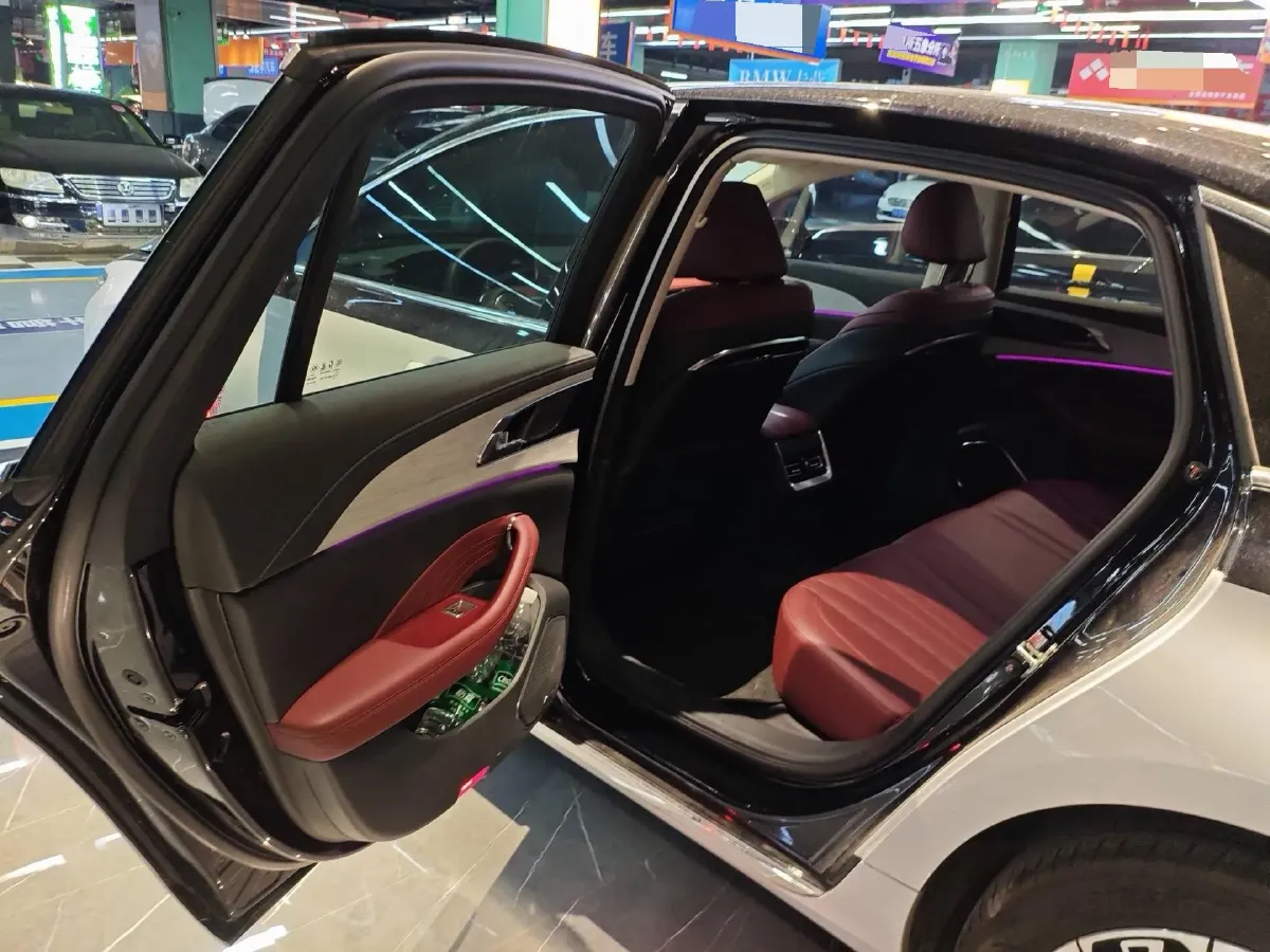 2025 HongQi H5 2.0T 224HP L4 8AT,autocango,china used car exporter,china ev exporter,chinese used car exporter,chinese used ev exporter