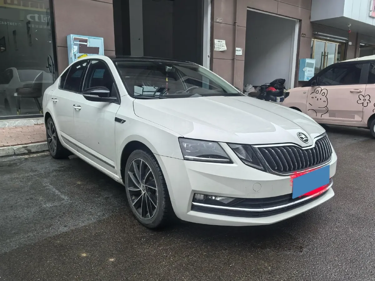 2018 Skoda Octavia 1.4T 150HP L4 7DCT,autocango,china used car exporter,china ev exporter,chinese used car exporter,chinese used ev exporter