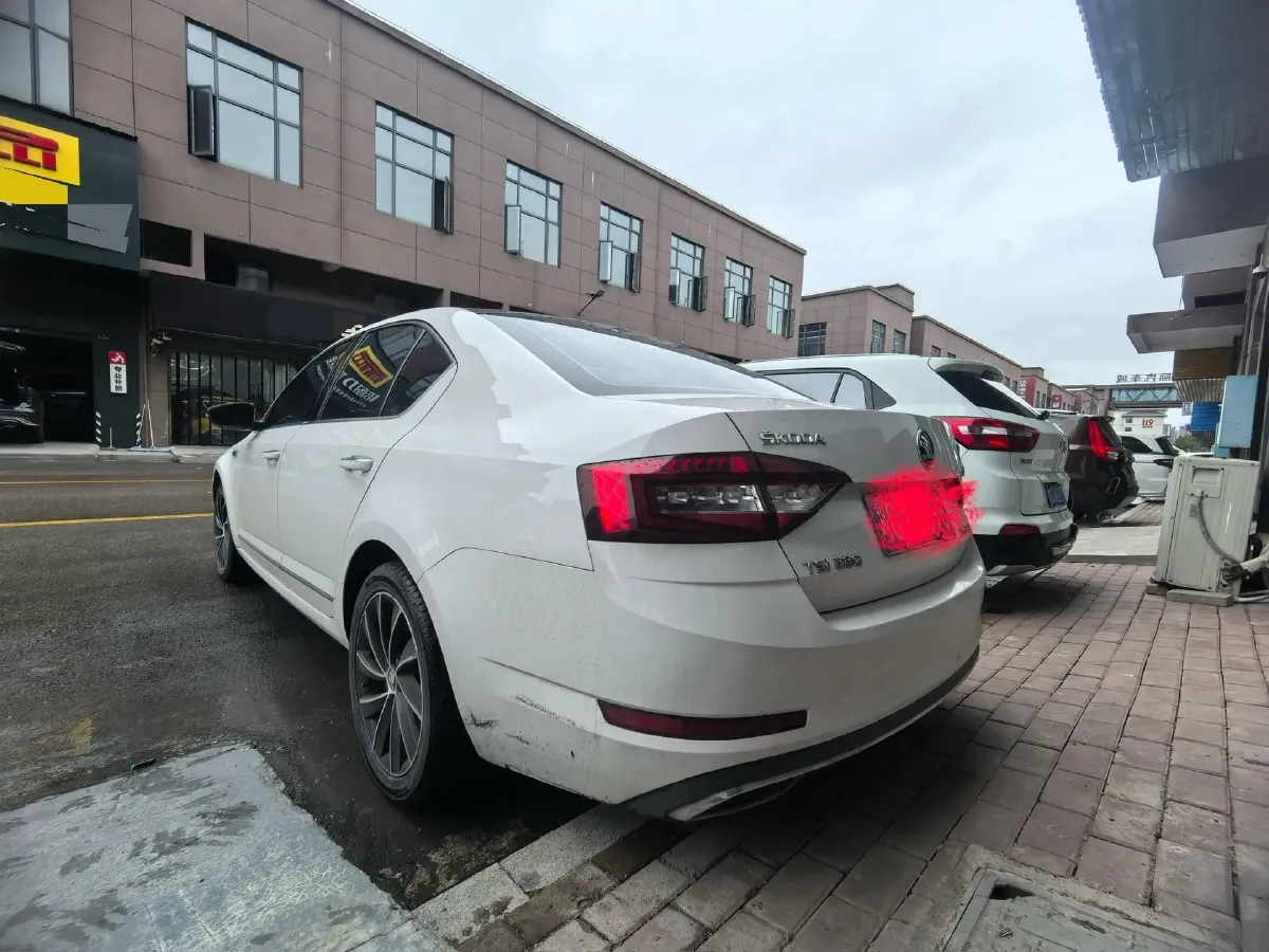 2018 Skoda Octavia 1.4T 150HP L4 7DCT,autocango,china used car exporter,china ev exporter,chinese used car exporter,chinese used ev exporter