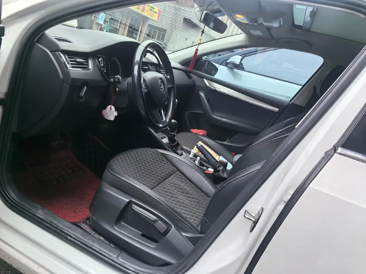 2018 Skoda Octavia 1.4T 150HP L4 7DCT,autocango,china used car exporter,china ev exporter,chinese used car exporter,chinese used ev exporter