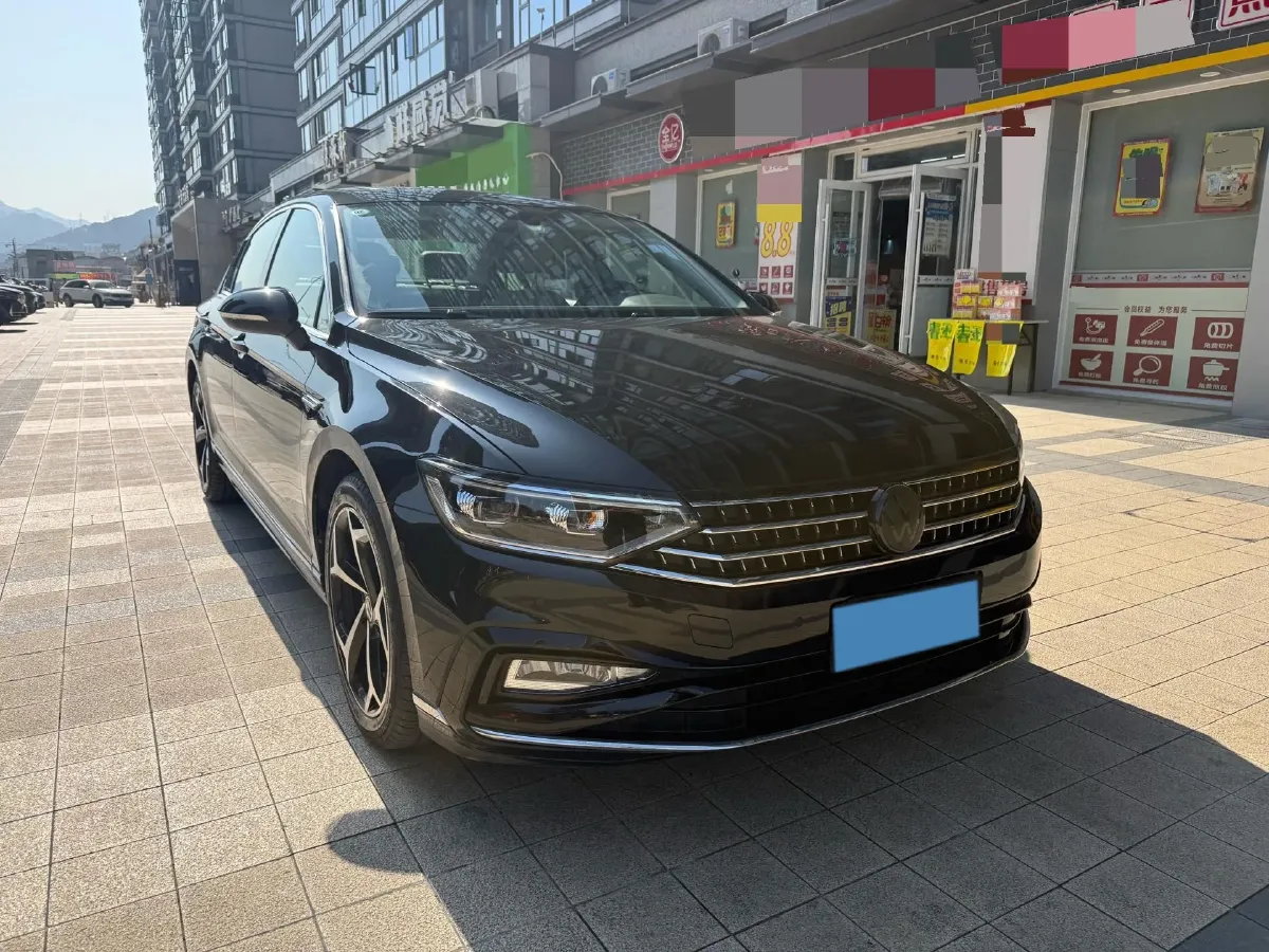 2023 Volkswagen Magotan 2.0T 186HP L4 7DCT,autocango,china used car exporter,china ev exporter,chinese used car exporter,chinese used ev exporter