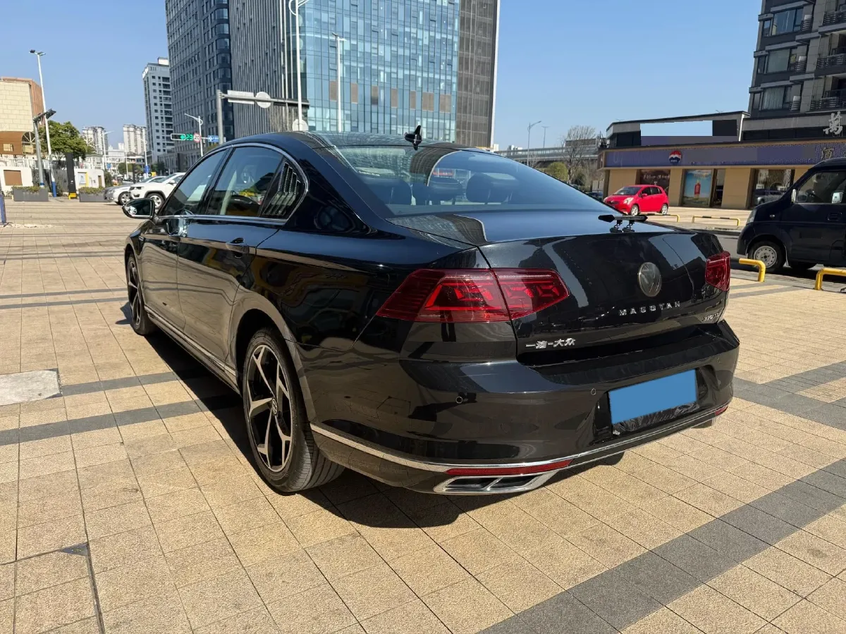 2023 Volkswagen Magotan 2.0T 186HP L4 7DCT,autocango,china used car exporter,china ev exporter,chinese used car exporter,chinese used ev exporter