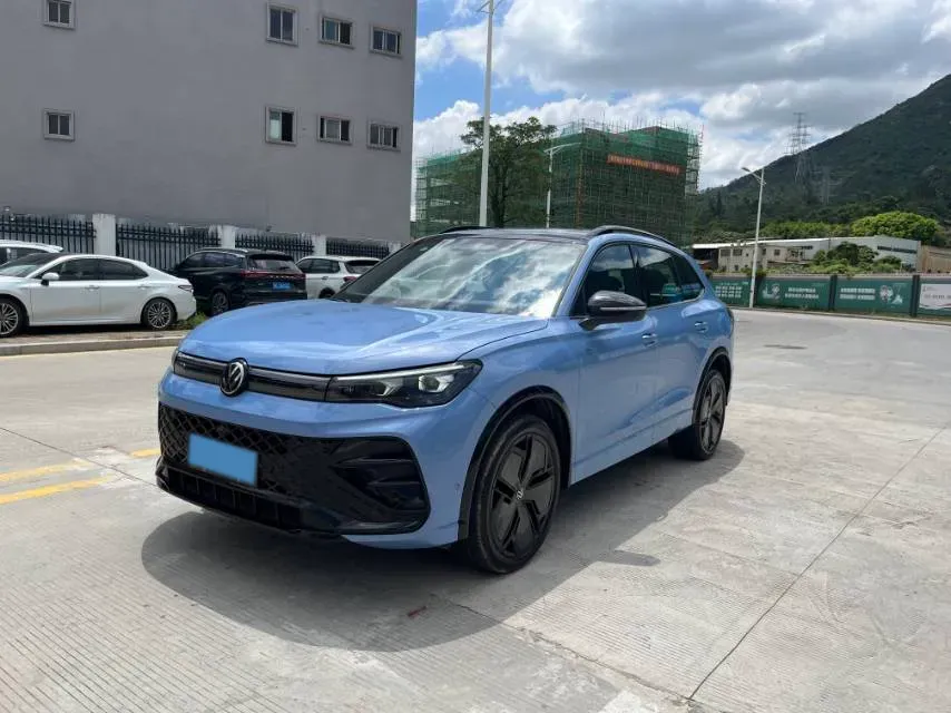 2024 Volkswagen Tiguan L 2.0T 220HP L4 7DCT,autocango,china used car exporter,china ev exporter,chinese used car exporter,chinese used ev exporter
