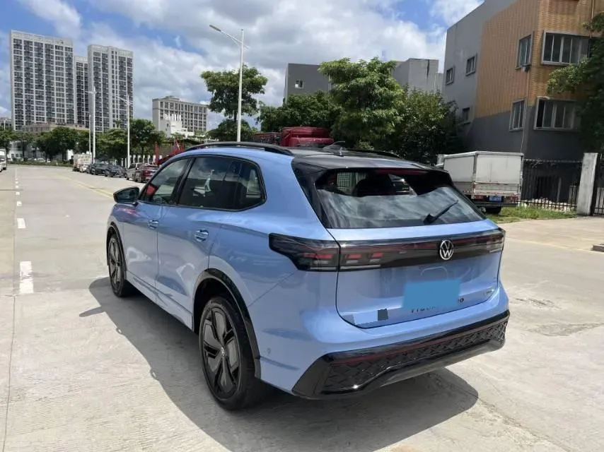 2024 Volkswagen Tiguan L 2.0T 220HP L4 7DCT,autocango,china used car exporter,china ev exporter,chinese used car exporter,chinese used ev exporter