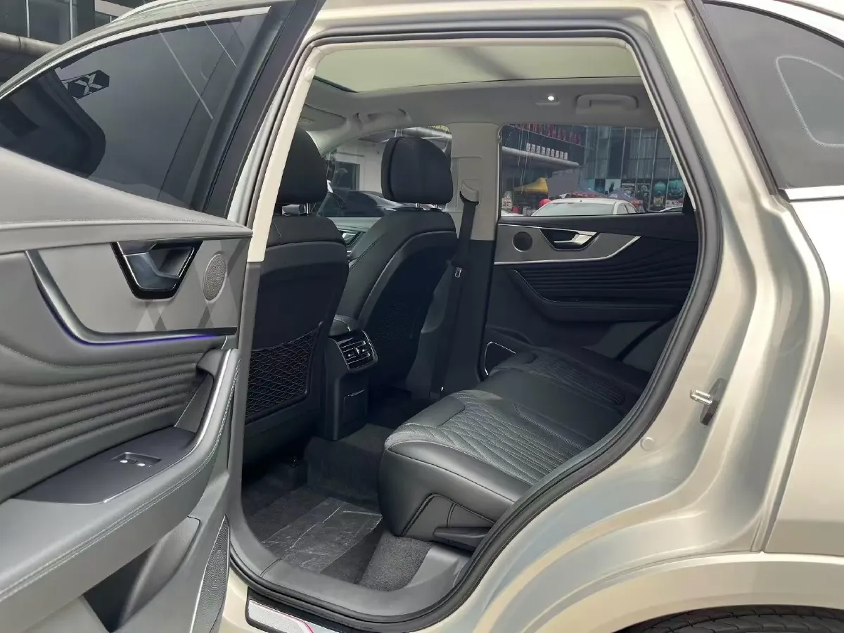 2023 HongQi HS5 2.0T 252HP L4 8AT,autocango,china used car exporter,china ev exporter,chinese used car exporter,chinese used ev exporter