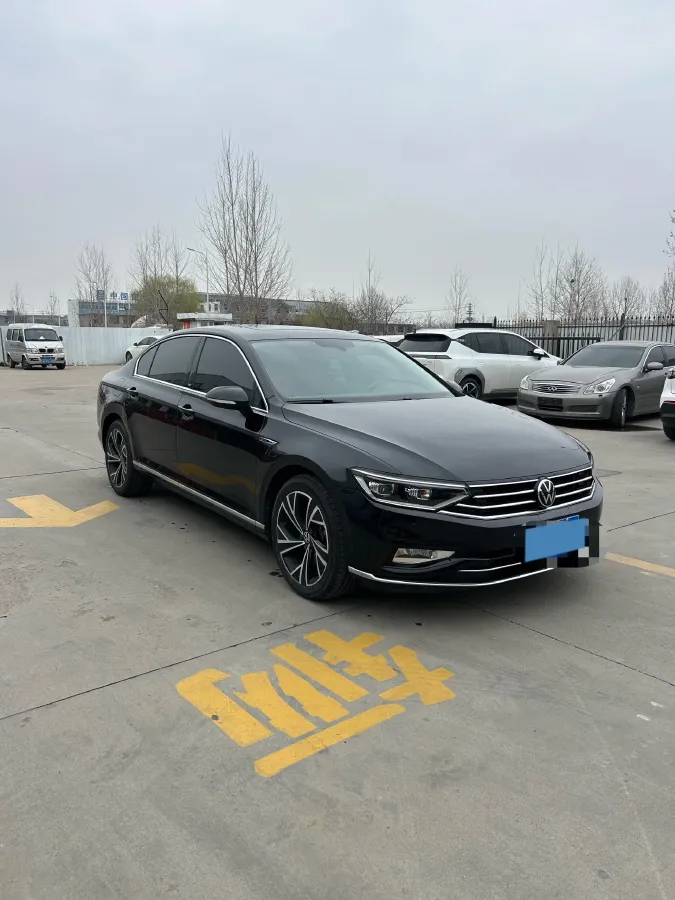 2021 Volkswagen Magotan 2.0T 186HP L4 7DCT,autocango,china used car exporter,china ev exporter,chinese used car exporter,chinese used ev exporter