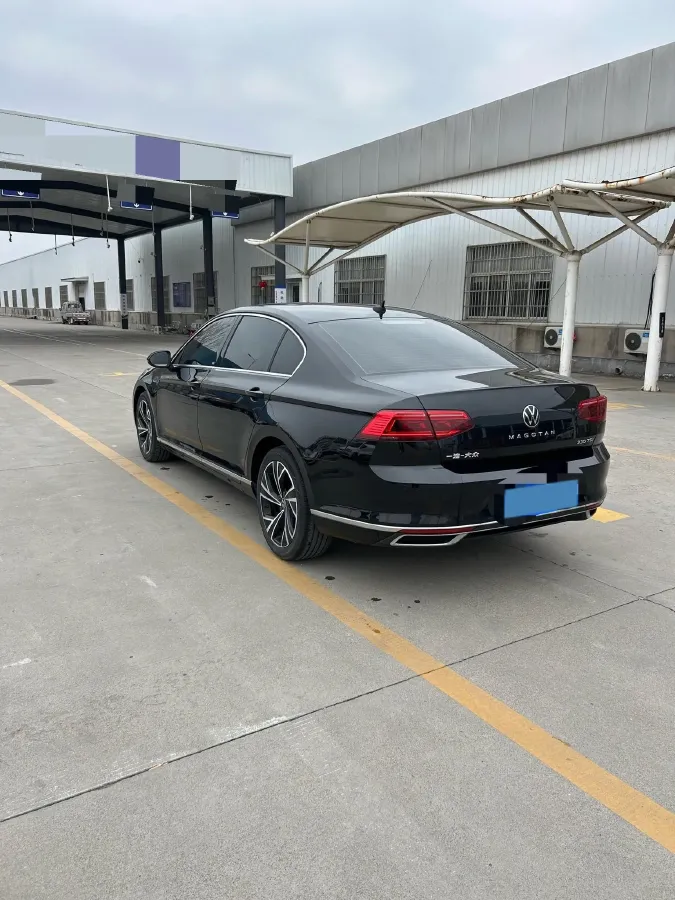 2021 Volkswagen Magotan 2.0T 186HP L4 7DCT,autocango,china used car exporter,china ev exporter,chinese used car exporter,chinese used ev exporter