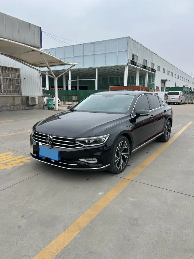 2021 Volkswagen Magotan 2.0T 186HP L4 7DCT,autocango,china used car exporter,china ev exporter,chinese used car exporter,chinese used ev exporter