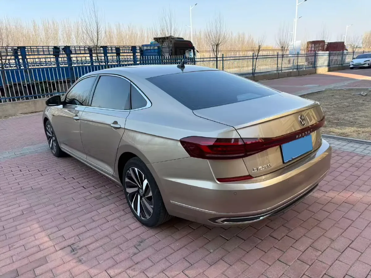2021 Volkswagen Passat 2.0T 186HP L4 7DCT,autocango,china used car exporter,china ev exporter,chinese used car exporter,chinese used ev exporter