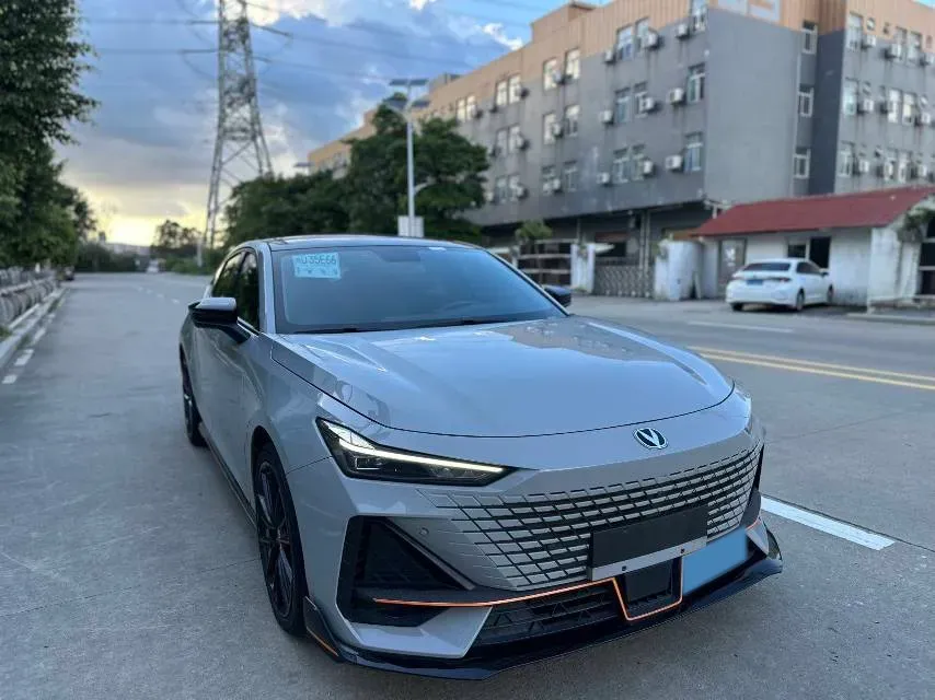 2022 ChangAn UNI-V 1.5T 188HP L4 7DCT,autocango,china used car exporter,china ev exporter,chinese used car exporter,chinese used ev exporter