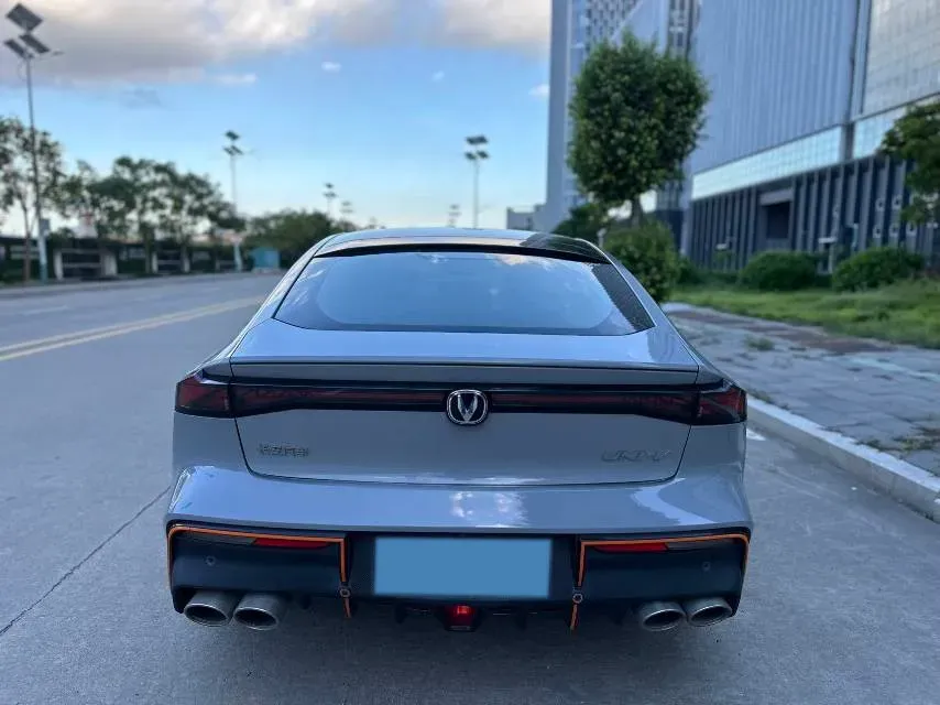 2022 ChangAn UNI-V 1.5T 188HP L4 7DCT,autocango,china used car exporter,china ev exporter,chinese used car exporter,chinese used ev exporter