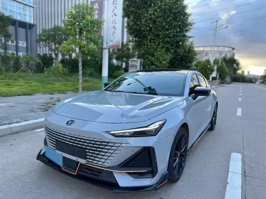 2022 ChangAn UNI-V 1.5T 188HP L4 7DCT,autocango,china used car exporter,china ev exporter,chinese used car exporter,chinese used ev exporter