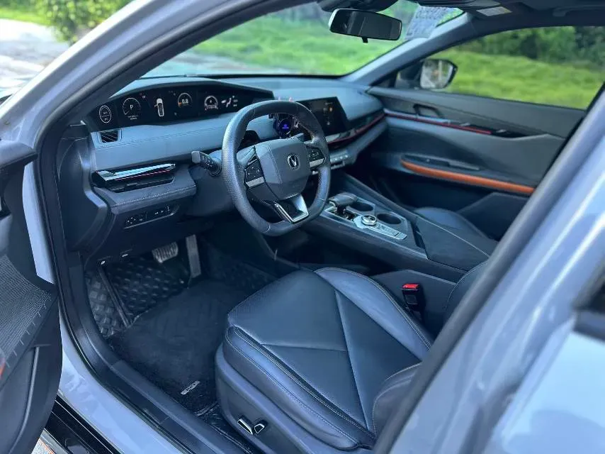 2022 ChangAn UNI-V 1.5T 188HP L4 7DCT,autocango,china used car exporter,china ev exporter,chinese used car exporter,chinese used ev exporter