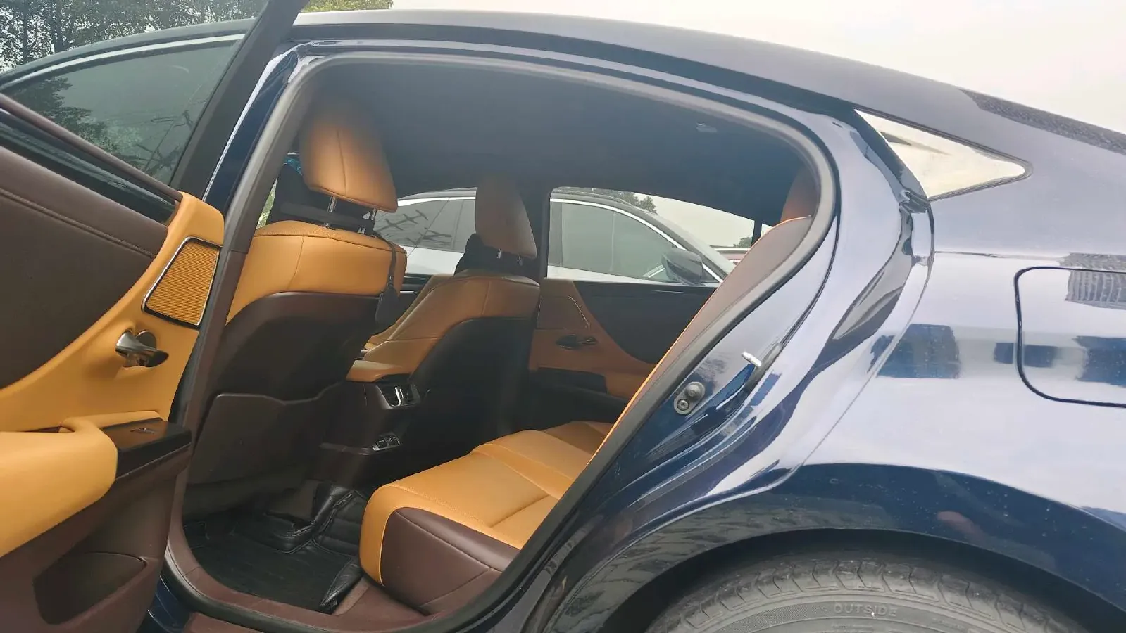 2020 Lexus ES 2.0L 173HP L4 CVT,autocango,china used car exporter,china ev exporter,chinese used car exporter,chinese used ev exporter