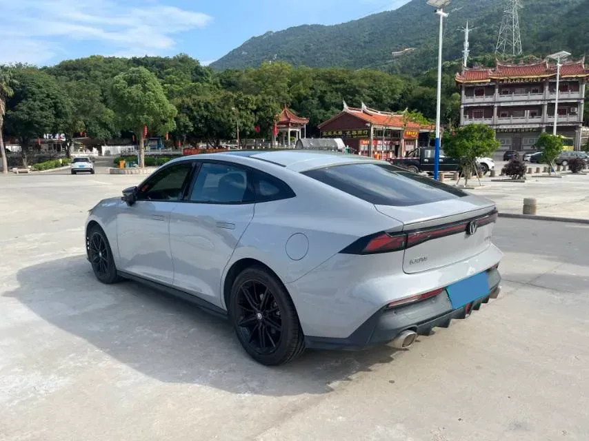 2022 ChangAn UNI-V 1.5T 188HP L4 7DCT,autocango,china used car exporter,china ev exporter,chinese used car exporter,chinese used ev exporter