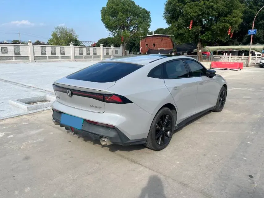 2022 ChangAn UNI-V 1.5T 188HP L4 7DCT,autocango,china used car exporter,china ev exporter,chinese used car exporter,chinese used ev exporter