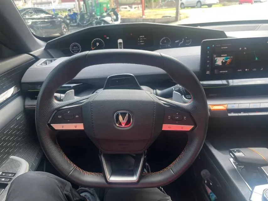 2022 ChangAn UNI-V 1.5T 188HP L4 7DCT,autocango,china used car exporter,china ev exporter,chinese used car exporter,chinese used ev exporter