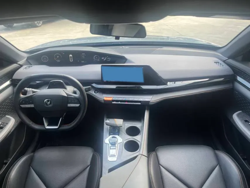 2022 ChangAn UNI-V 1.5T 188HP L4 7DCT,autocango,china used car exporter,china ev exporter,chinese used car exporter,chinese used ev exporter