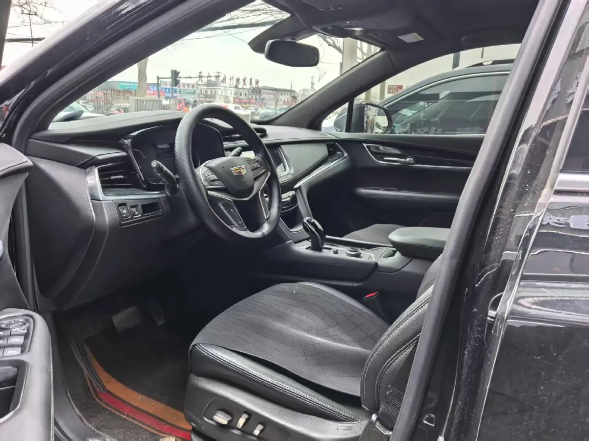 2022 Cadillac XT5 2.0T 237HP L4 9AT,autocango,china used car exporter,china ev exporter,chinese used car exporter,chinese used ev exporter