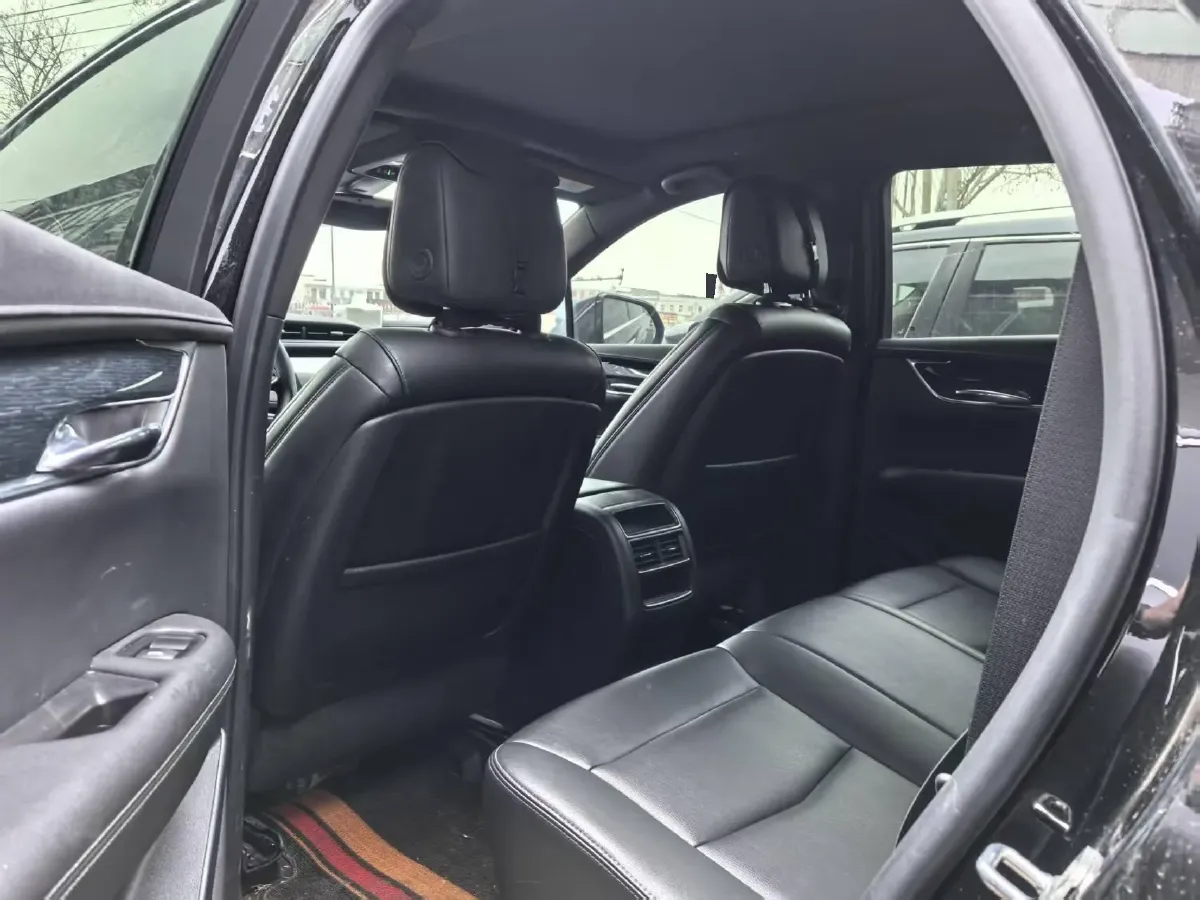 2022 Cadillac XT5 2.0T 237HP L4 9AT,autocango,china used car exporter,china ev exporter,chinese used car exporter,chinese used ev exporter