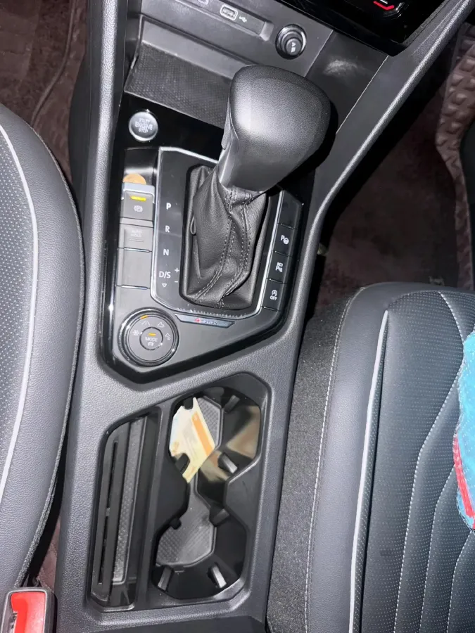 2023 Volkswagen Tiguan L 1.5T 160HP L4 7DCT,autocango,china used car exporter,china ev exporter,chinese used car exporter,chinese used ev exporter