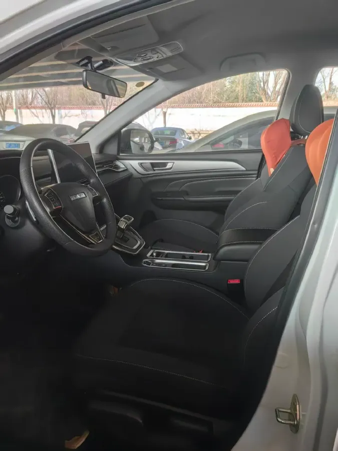 2021 Haval M6 1.5T 150HP L4 7DCT,autocango,china used car exporter,china ev exporter,chinese used car exporter,chinese used ev exporter