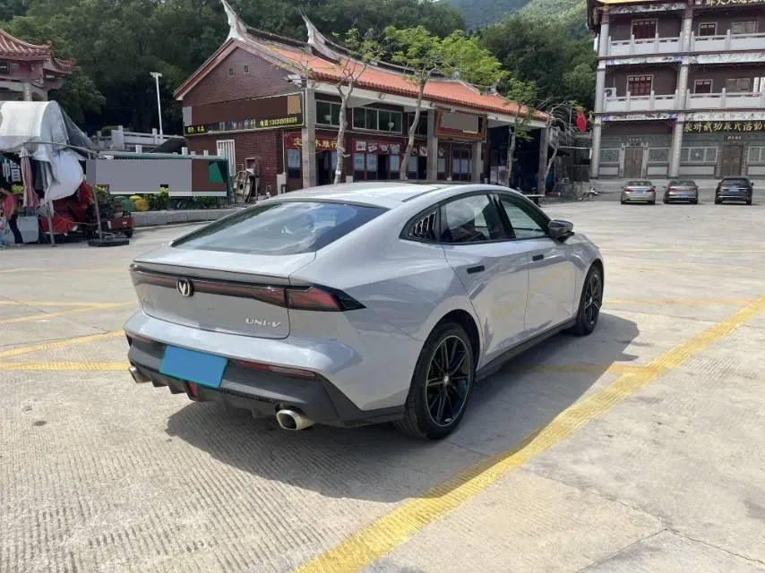 2022 ChangAn UNI-V 1.5T 188HP L4 7DCT,autocango,china used car exporter,china ev exporter,chinese used car exporter,chinese used ev exporter