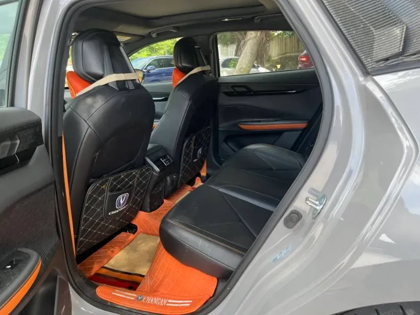 2022 ChangAn UNI-V 1.5T 188HP L4 7DCT,autocango,china used car exporter,china ev exporter,chinese used car exporter,chinese used ev exporter