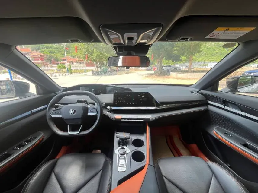 2022 ChangAn UNI-V 1.5T 188HP L4 7DCT,autocango,china used car exporter,china ev exporter,chinese used car exporter,chinese used ev exporter