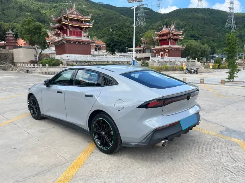 2022 ChangAn UNI-V 1.5T 188HP L4 7DCT,autocango,china used car exporter,china ev exporter,chinese used car exporter,chinese used ev exporter