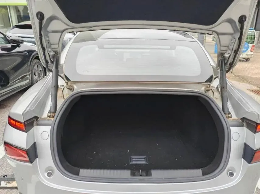 2023 Xpeng P7 BEV 86.2KWH,autocango,china used car exporter,china ev exporter,chinese used car exporter,chinese used ev exporter