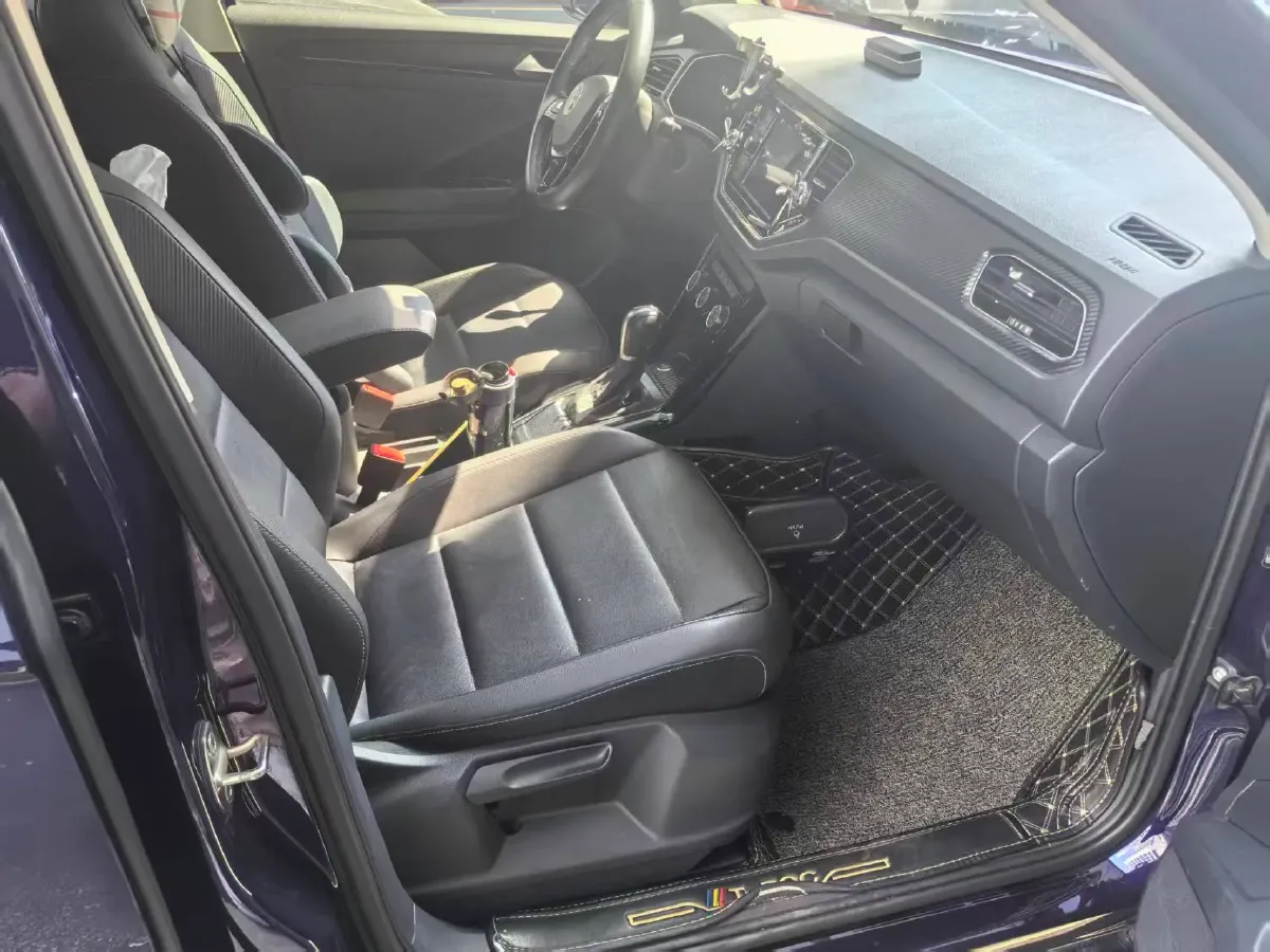 2021 Volkswagen T-Roc 1.4T 150HP L4 7DCT,autocango,china used car exporter,china ev exporter,chinese used car exporter,chinese used ev exporter