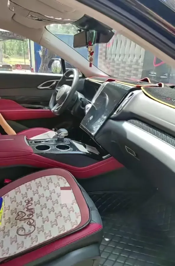 2024 HongQi HS3 1.5T 169HP L4 7DCT,autocango,china used car exporter,china ev exporter,chinese used car exporter,chinese used ev exporter