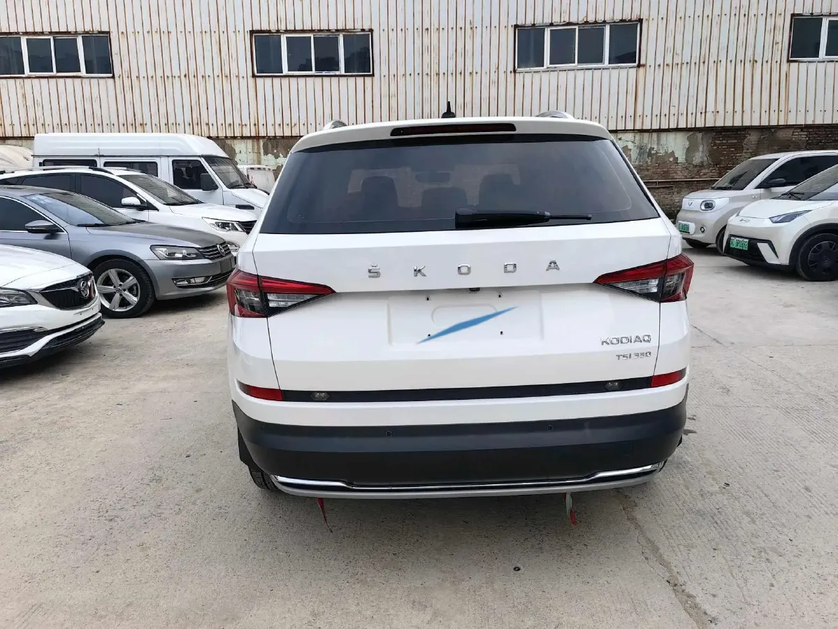 2019 Skoda Superb 2.0T 220HP L4 7DCT,autocango,china used car exporter,china ev exporter,chinese used car exporter,chinese used ev exporter