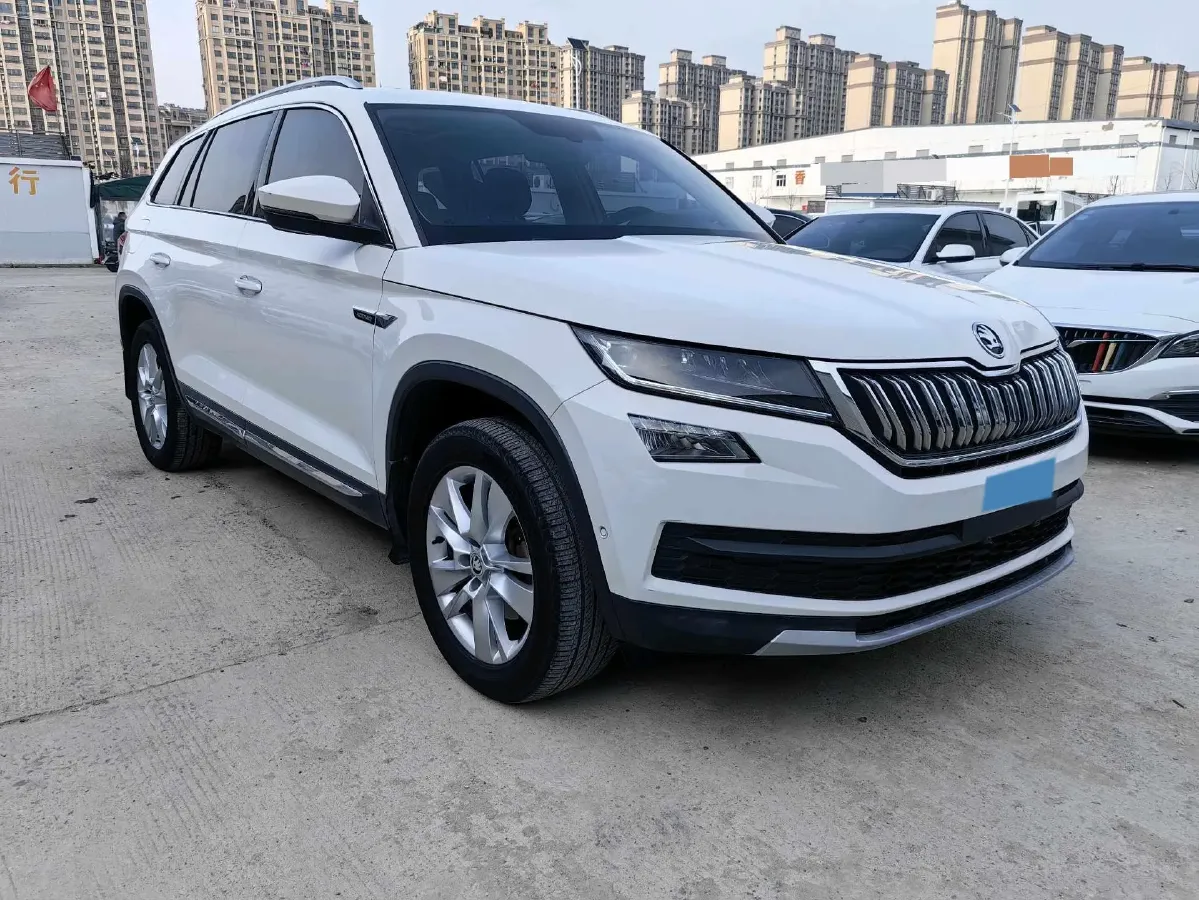 2019 Skoda Superb 2.0T 220HP L4 7DCT,autocango,china used car exporter,china ev exporter,chinese used car exporter,chinese used ev exporter