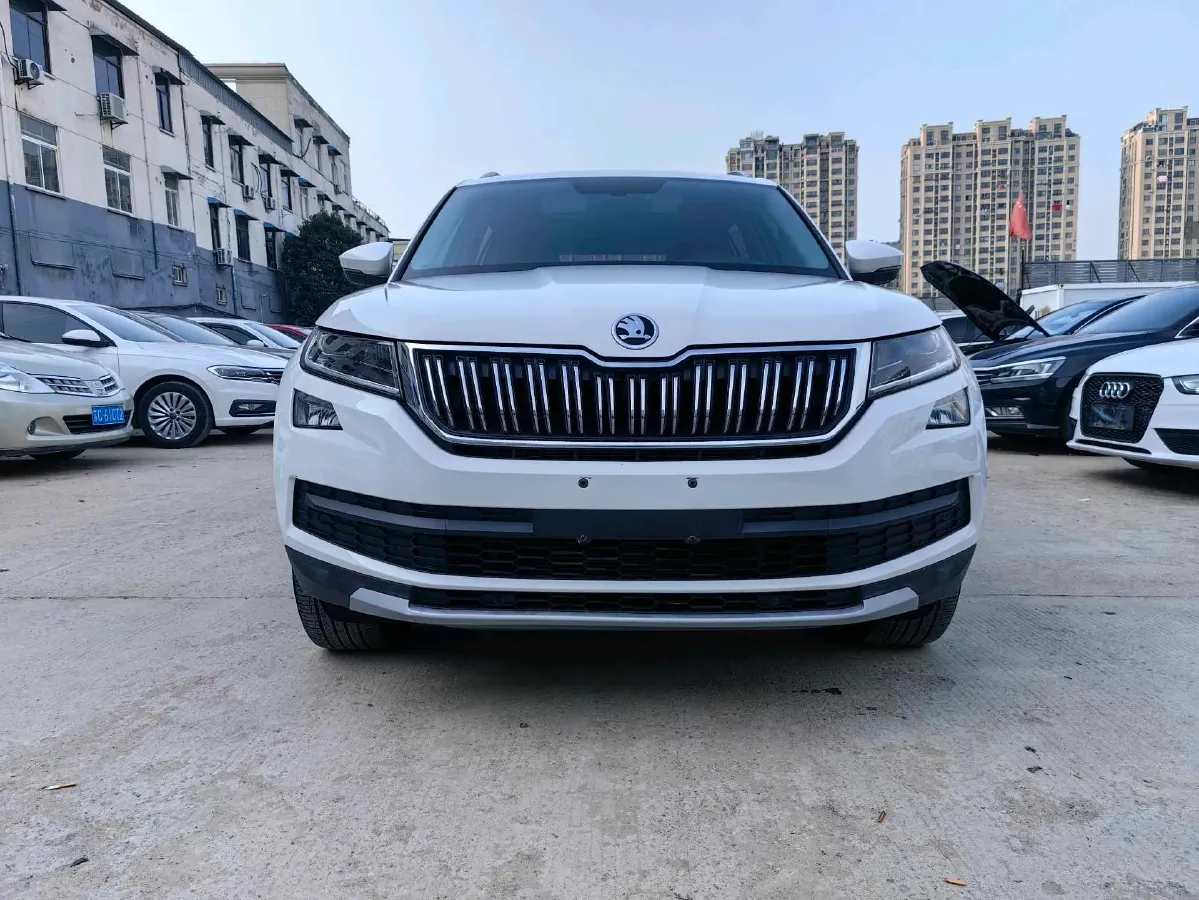 2019 Skoda Superb 2.0T 220HP L4 7DCT,autocango,china used car exporter,china ev exporter,chinese used car exporter,chinese used ev exporter