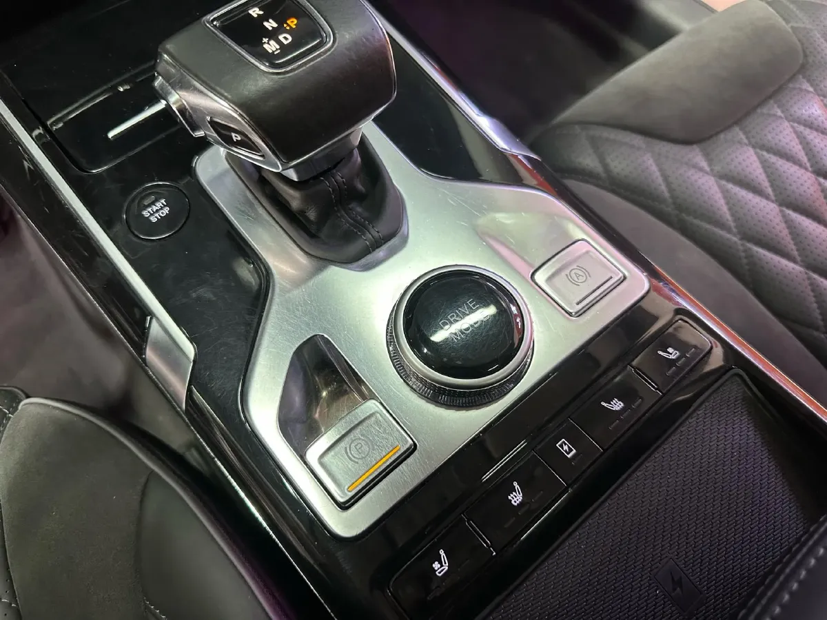 2019 HongQi HS5 2.0T 224HP L4 6AT,autocango,china used car exporter,china ev exporter,chinese used car exporter,chinese used ev exporter