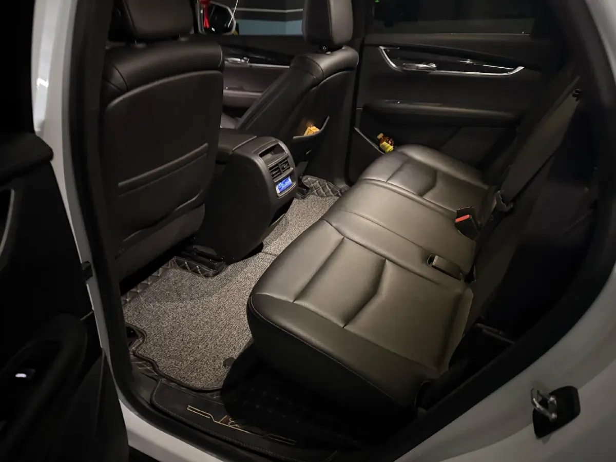 2021 Cadillac XT5 2.0T 237HP L4 9AT,autocango,china used car exporter,china ev exporter,chinese used car exporter,chinese used ev exporter