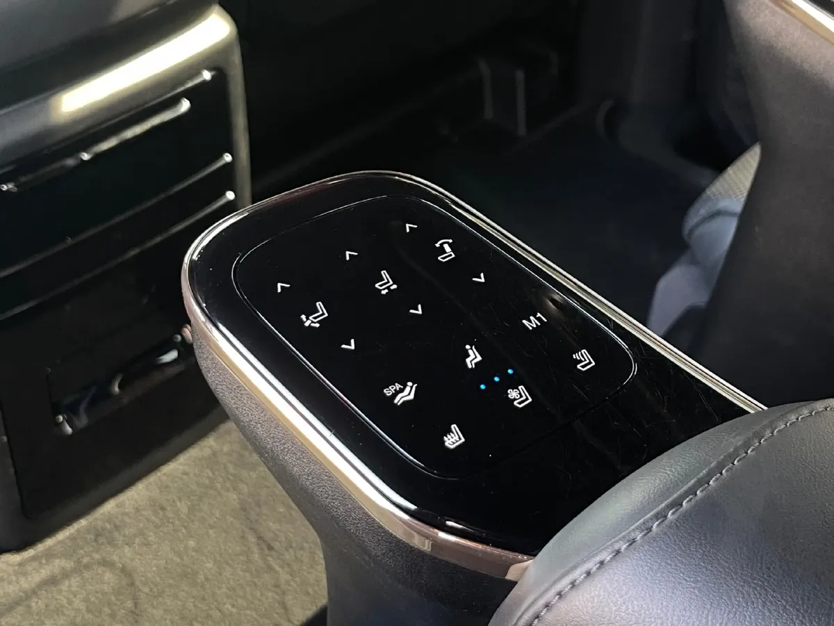 2023 GAC Trumpchi M8 2.0T 252HP L4 8AT,autocango,china used car exporter,china ev exporter,chinese used car exporter,chinese used ev exporter