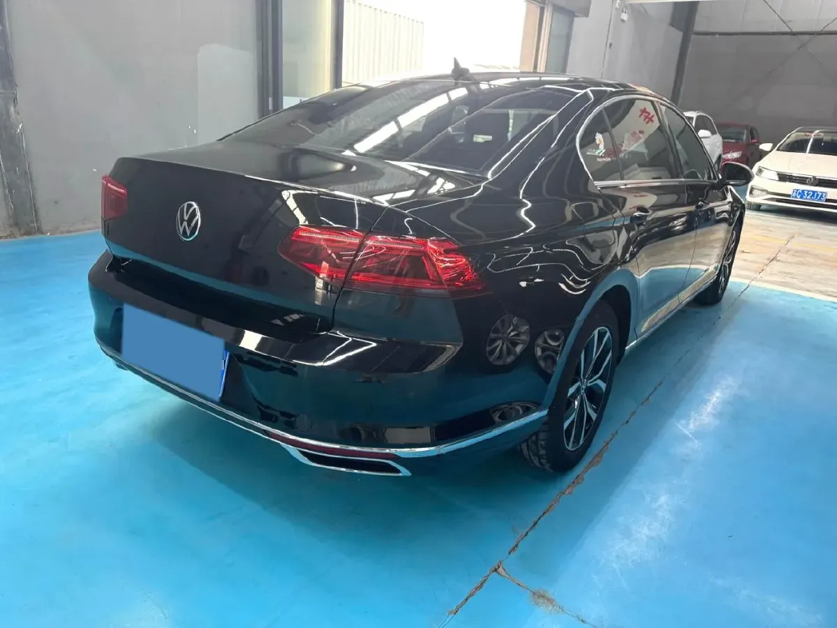2020 Volkswagen Magotan 2.0T 186HP L4 7DCT,autocango,china used car exporter,china ev exporter,chinese used car exporter,chinese used ev exporter