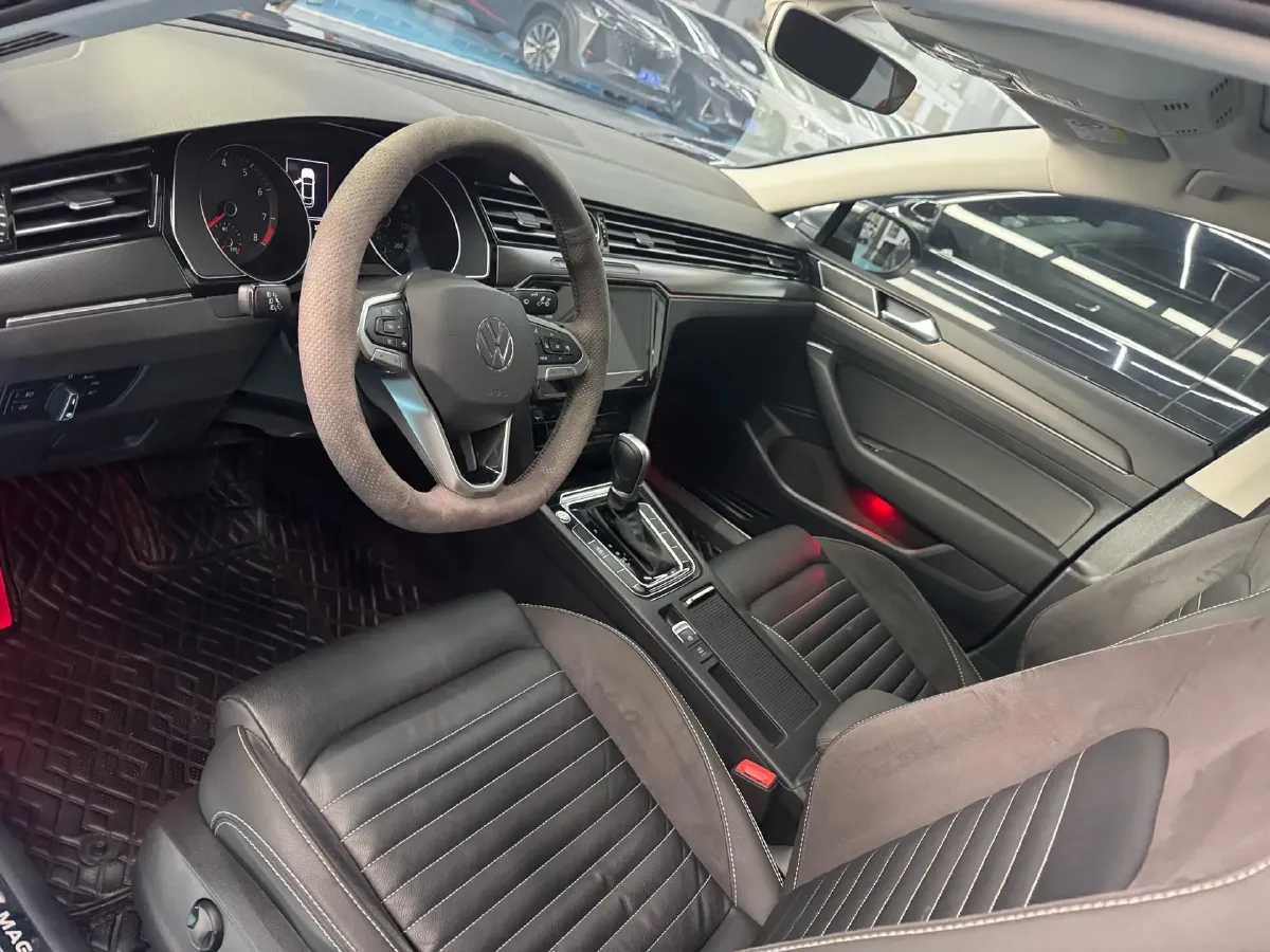 2020 Volkswagen Magotan 2.0T 186HP L4 7DCT,autocango,china used car exporter,china ev exporter,chinese used car exporter,chinese used ev exporter