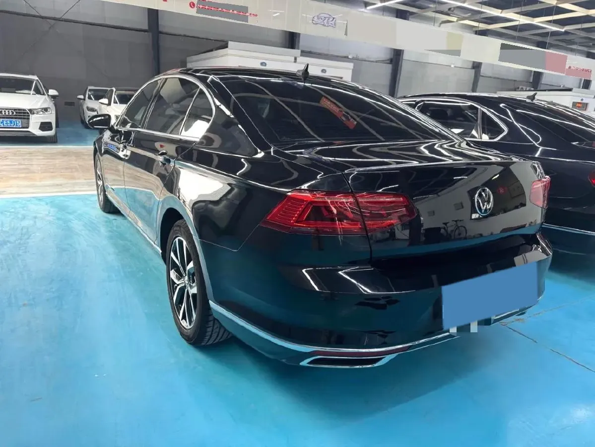 2020 Volkswagen Magotan 2.0T 186HP L4 7DCT,autocango,china used car exporter,china ev exporter,chinese used car exporter,chinese used ev exporter