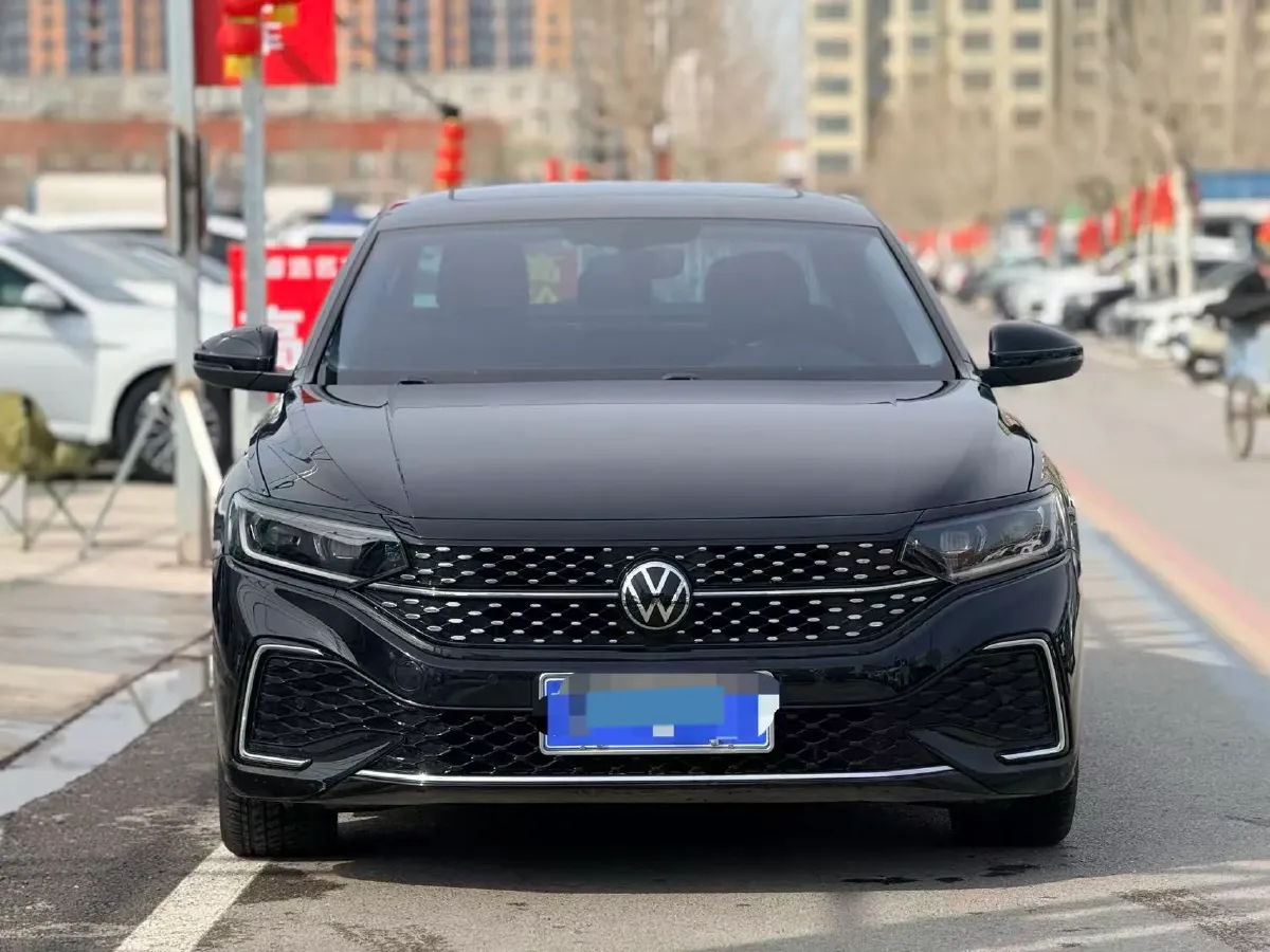 2023 Volkswagen Passat 2.0T 186HP L4 7DCT,autocango,china used car exporter,china ev exporter,chinese used car exporter,chinese used ev exporter