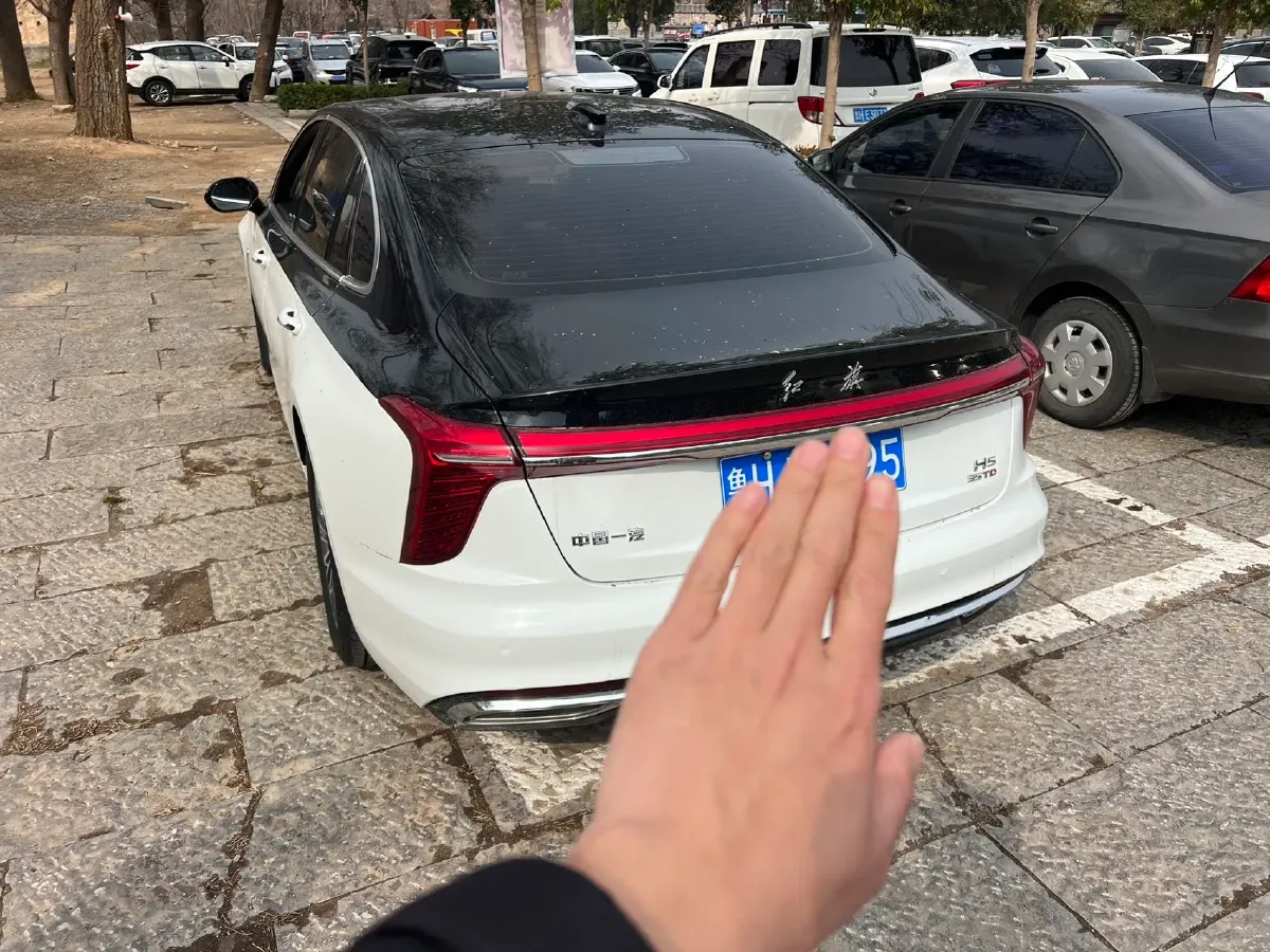 2023 HongQi H5 1.5T 169HP L4 7DCT,autocango,china used car exporter,china ev exporter,chinese used car exporter,chinese used ev exporter