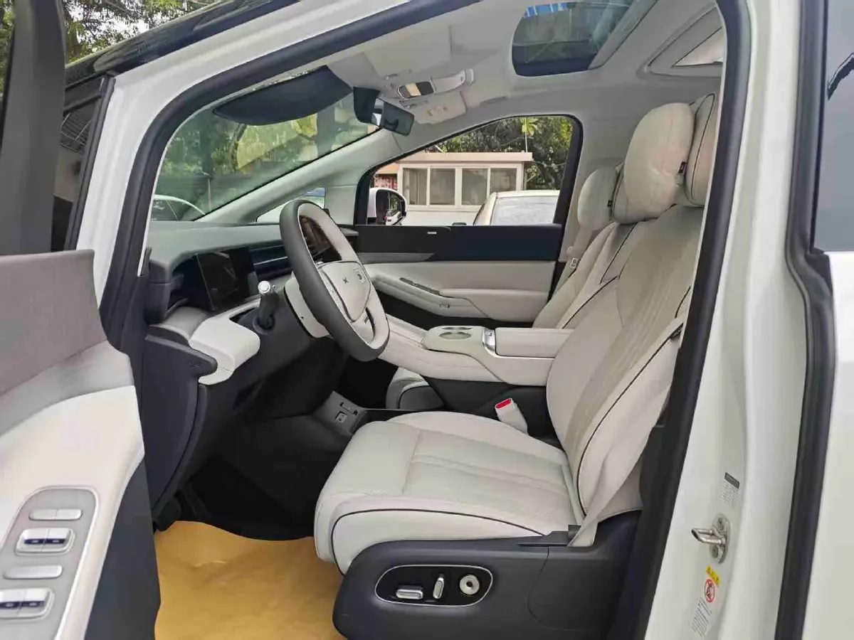 2025 Xpeng X9 BEV,autocango,china used car exporter,china ev exporter,chinese used car exporter,chinese used ev exporter