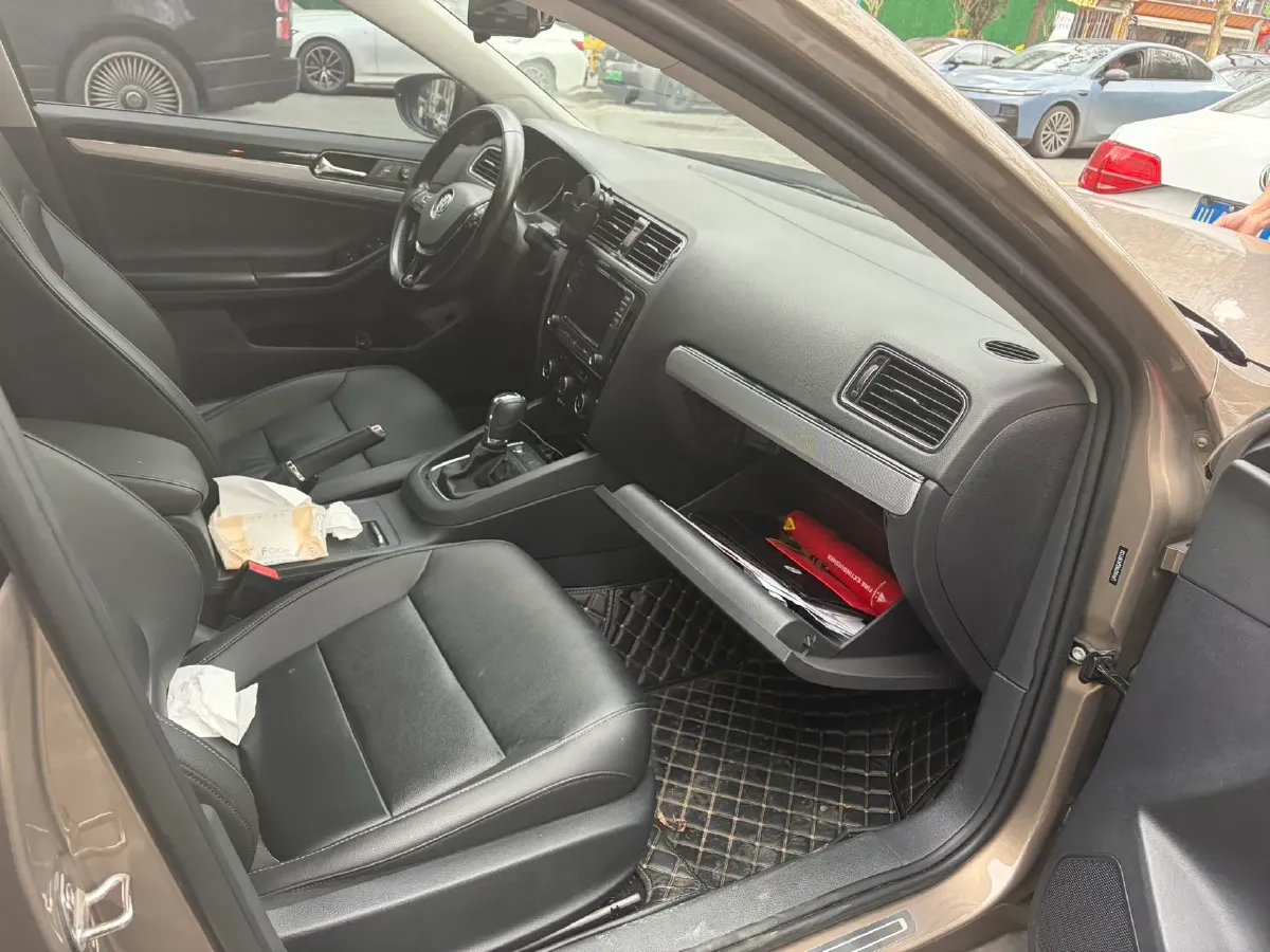 2019 Jeep Renegade 1.3T 173HP L4 7DCT,autocango,china used car exporter,china ev exporter,chinese used car exporter,chinese used ev exporter