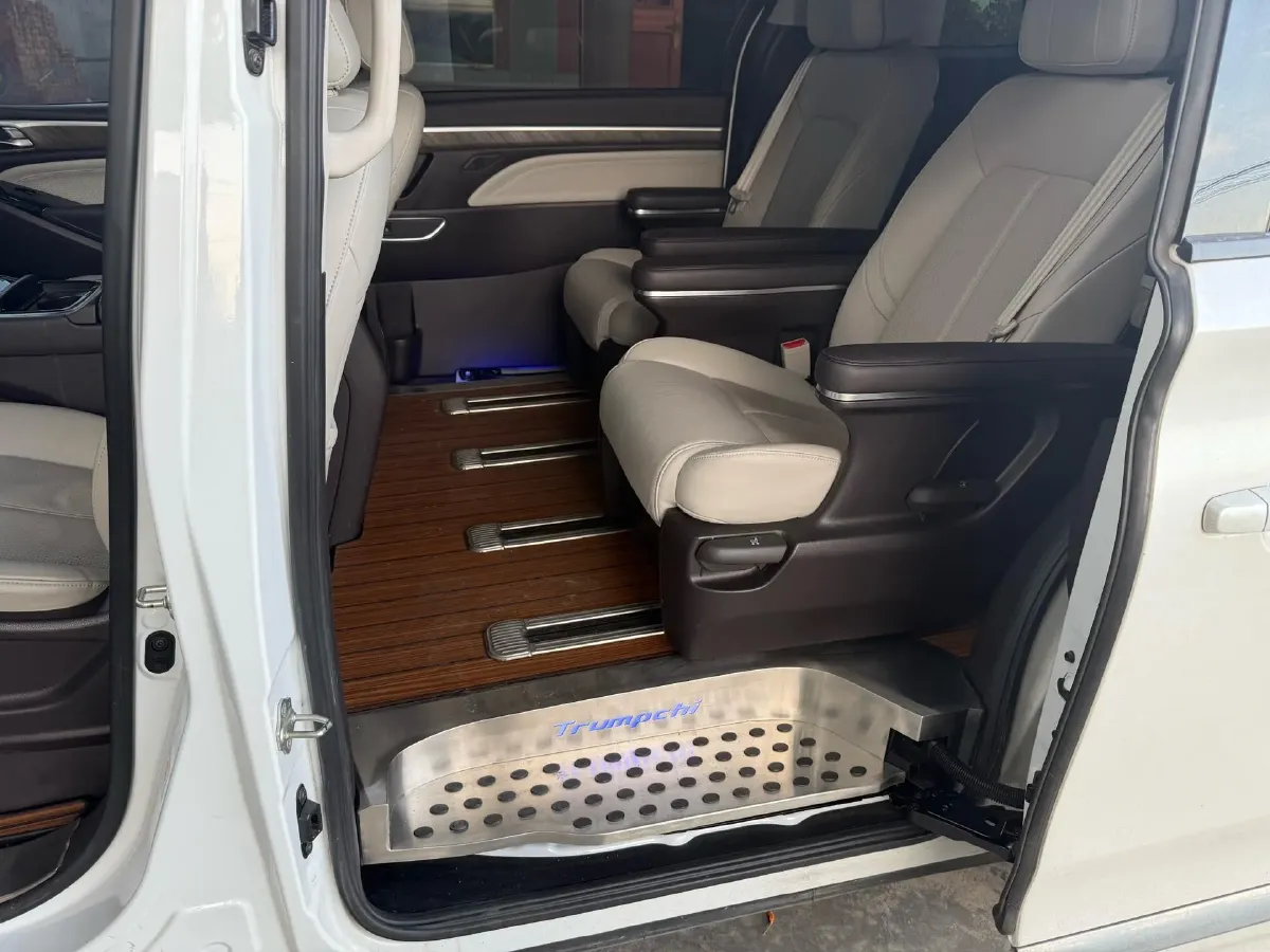 2023 GAC Trumpchi M8 2.0T 252HP L4 8AT,autocango,china used car exporter,china ev exporter,chinese used car exporter,chinese used ev exporter